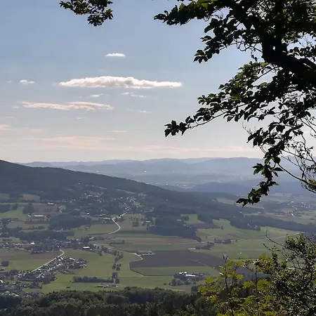 Apartment Bei Mit Wald Und Wiesenumgebung